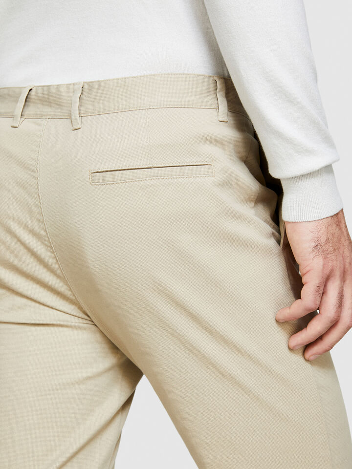 Printed chinos - men's chino trousers - Beige | Sisley image number 5